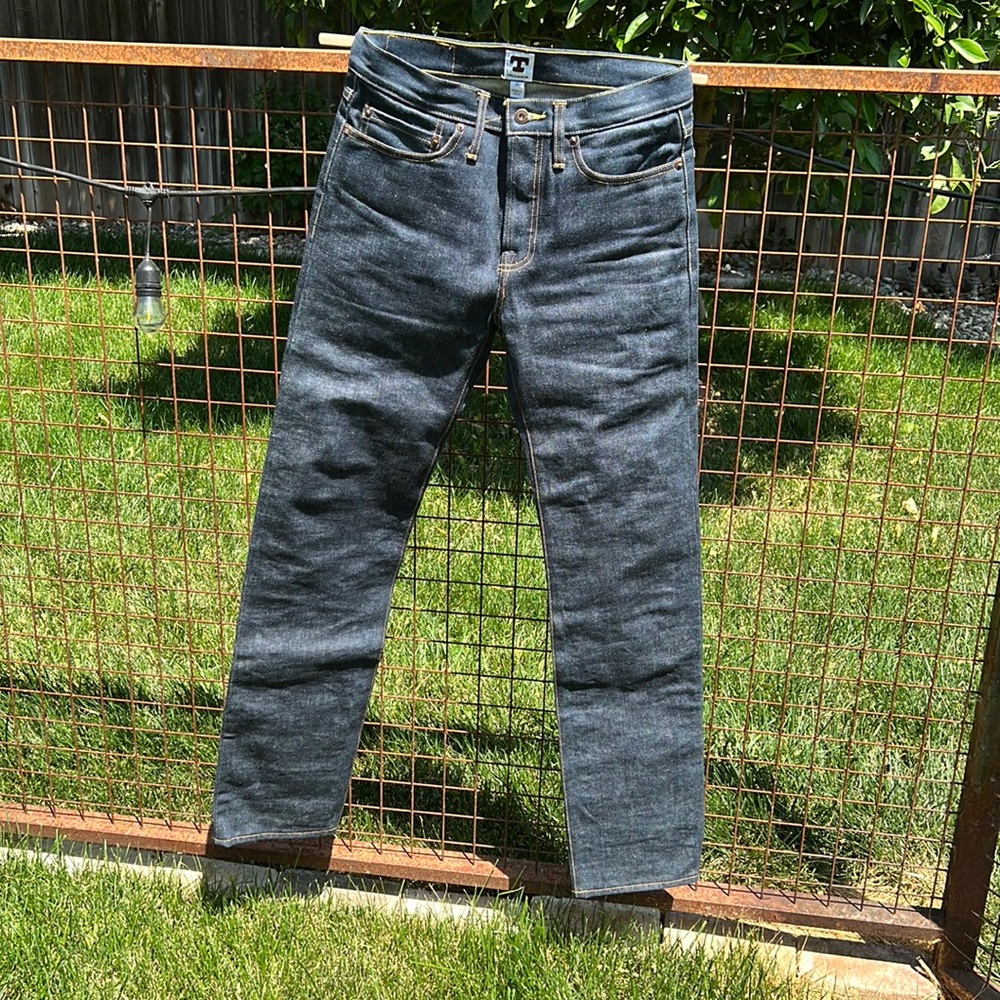 THE BLUBAUGH 🇺🇸
Mid Rise Slim Straight Selvedge Jeans
16.5 oz.